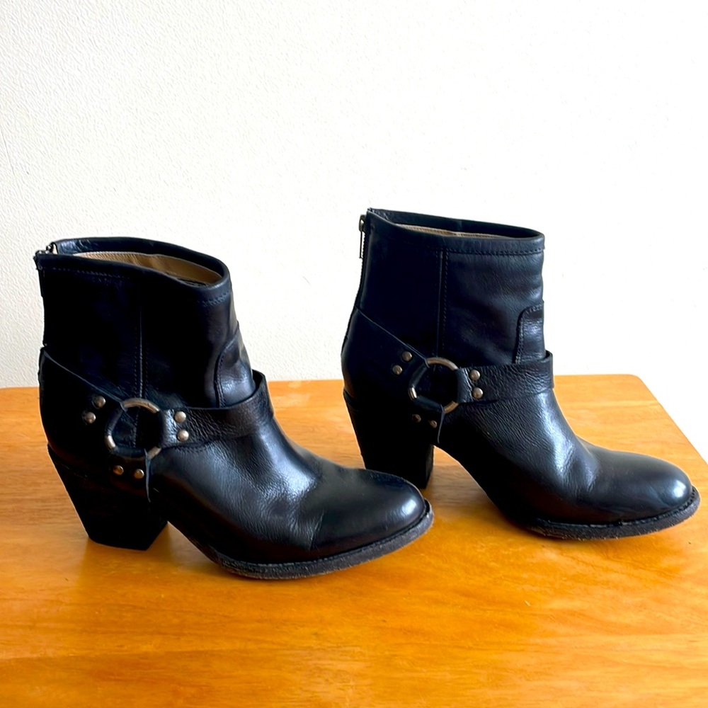 Size 8.5 Black Frye Harness Boots